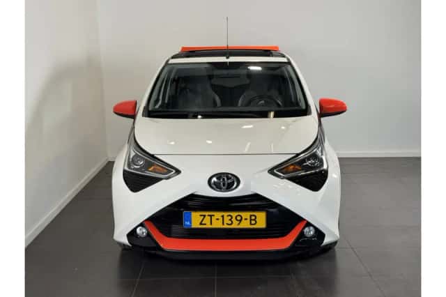 Toyota Aygo (2019) thumbnail 3