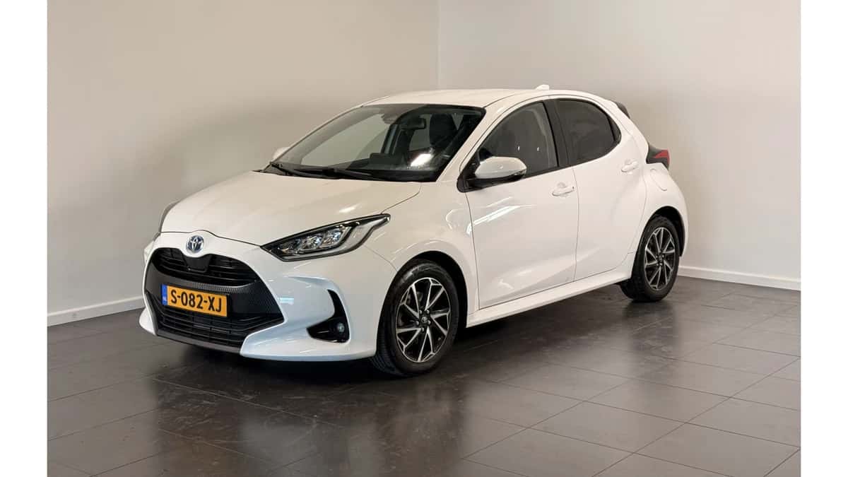 Toyota Yaris (2023) — foto 1