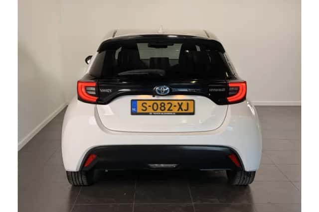 Toyota Yaris (2023) thumbnail 5