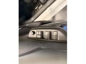 Toyota Yaris (2023) thumbnail 8