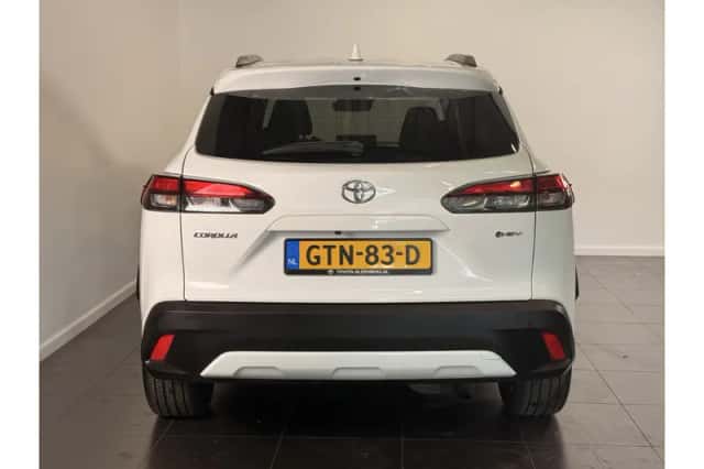 Toyota Corolla (2024) thumbnail 5