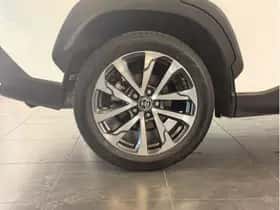 Toyota Corolla (2024) thumbnail 6