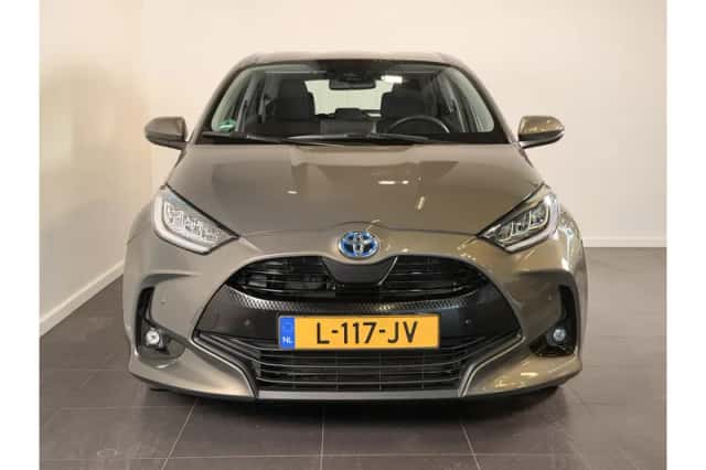 Toyota Yaris (2021) thumbnail 4
