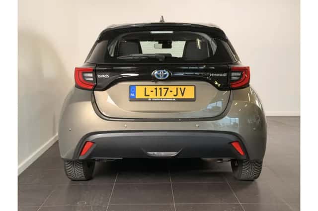 Toyota Yaris (2021) thumbnail 5