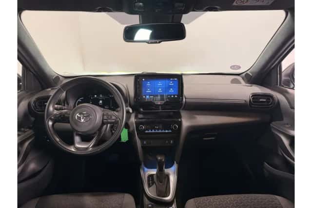 Toyota Yaris Cross (2022) thumbnail 2