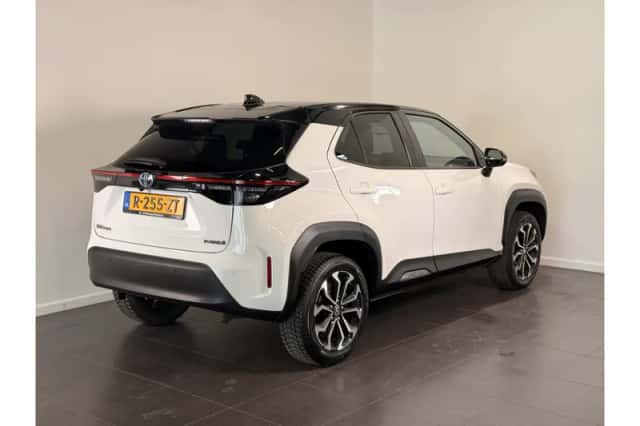 Toyota Yaris Cross (2022) thumbnail 3
