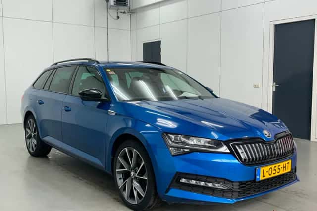 Škoda Superb (2021) thumbnail 2