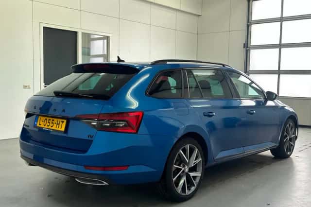 Škoda Superb (2021) thumbnail 3