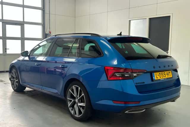 Škoda Superb (2021) thumbnail 4