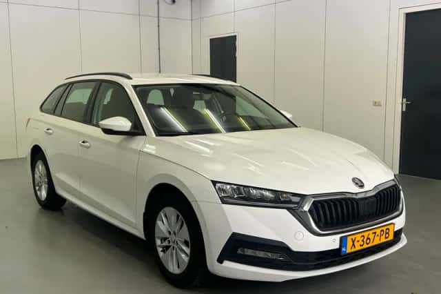 Škoda Octavia (2024) thumbnail 2
