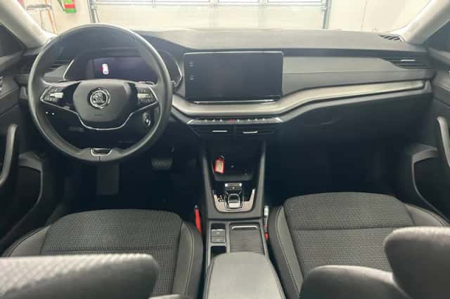 Škoda Octavia (2024) thumbnail 6