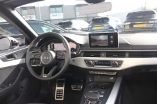 Audi A5 (2018) thumbnail 4