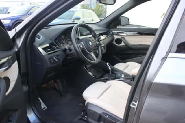 BMW X1 (2017) thumbnail 3