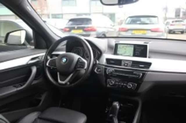 BMW X1 (2016) thumbnail 4