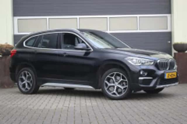 BMW X1 (2016) thumbnail 6