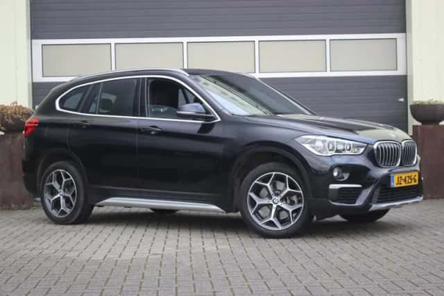 BMW X1 (2016) thumbnail 6