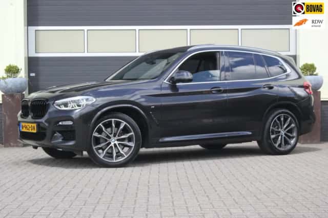 BMW X3 (2018) thumbnail 2