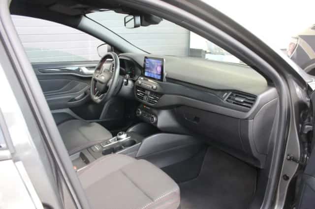 Ford Focus (2021) thumbnail 5