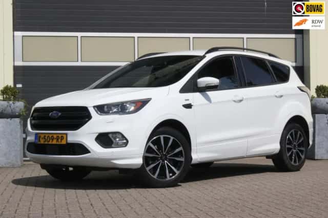 Ford Kuga (2016) thumbnail 2