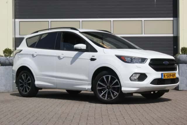 Ford Kuga (2016) thumbnail 6