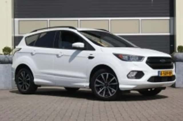 Ford Kuga (2016) thumbnail 6