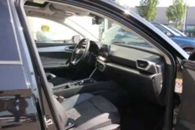 SEAT Leon (2021) thumbnail 5