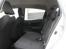 Toyota Yaris (2014) thumbnail 12