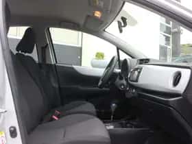 Toyota Yaris (2014) thumbnail 16