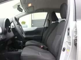 Toyota Yaris (2014) thumbnail 25