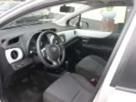 Toyota Yaris (2014) thumbnail 28