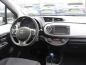 Toyota Yaris (2014) thumbnail 37
