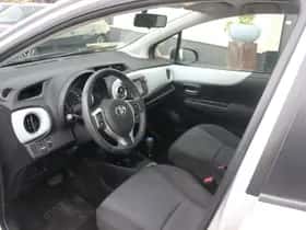 Toyota Yaris (2014) thumbnail 47