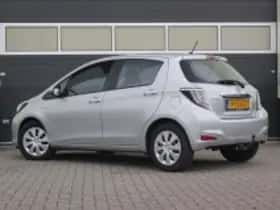 Toyota Yaris (2014) thumbnail 7