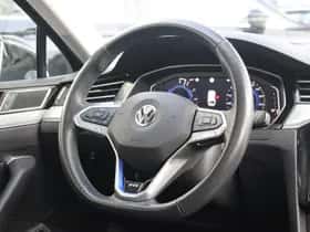 Volkswagen Passat (2020) thumbnail 32