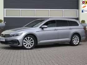 Volkswagen Passat (2022) thumbnail 2