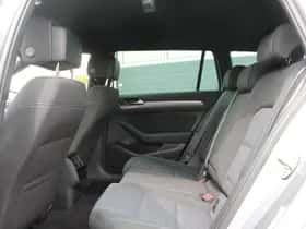 Volkswagen Passat (2022) thumbnail 23