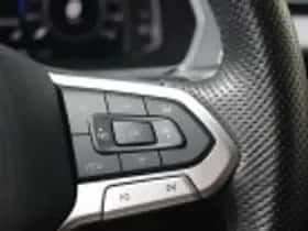 Volkswagen Passat (2022) thumbnail 44