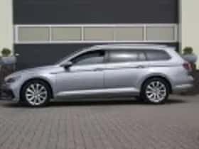 Volkswagen Passat (2022) thumbnail 45
