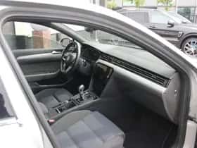 Volkswagen Passat (2022) thumbnail 57