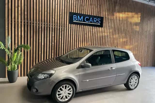 Renault Clio (2010) thumbnail 1