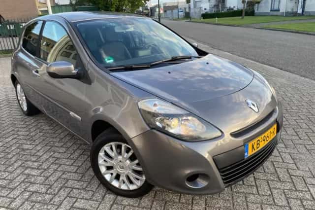 Renault Clio (2010) thumbnail 2