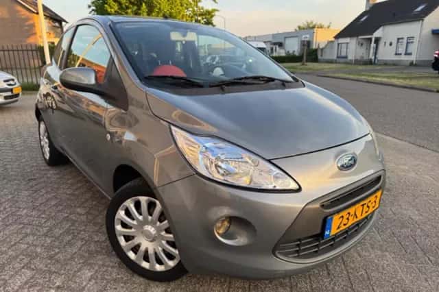 Ford Ka (2010) thumbnail 2