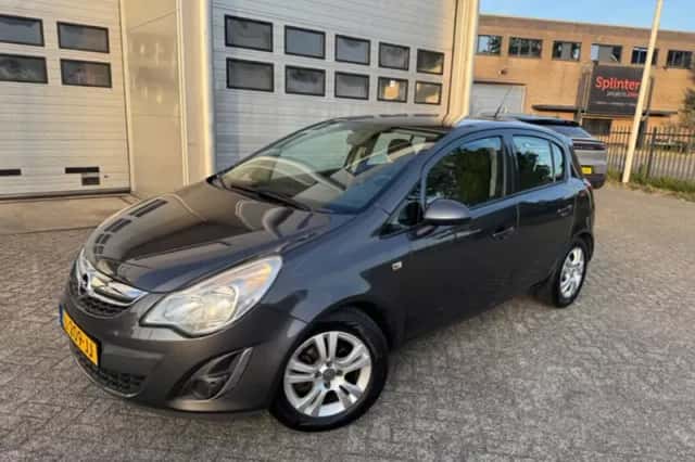 Opel Corsa (2012) thumbnail 4