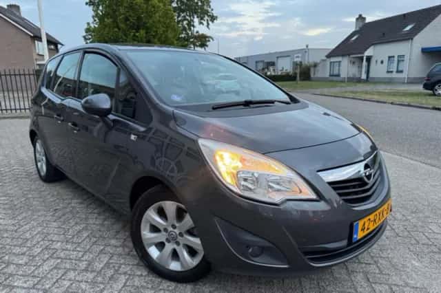 Opel Meriva (2011) thumbnail 2