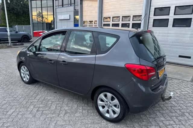 Opel Meriva (2011) thumbnail 3