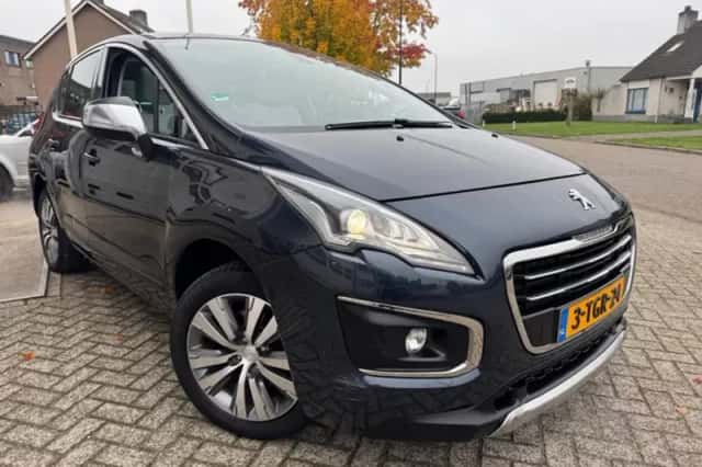 Peugeot 3008 (2014) thumbnail 2