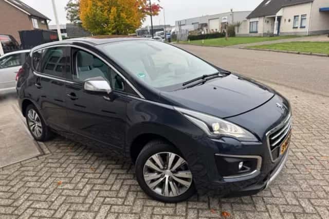 Peugeot 3008 (2014) thumbnail 6