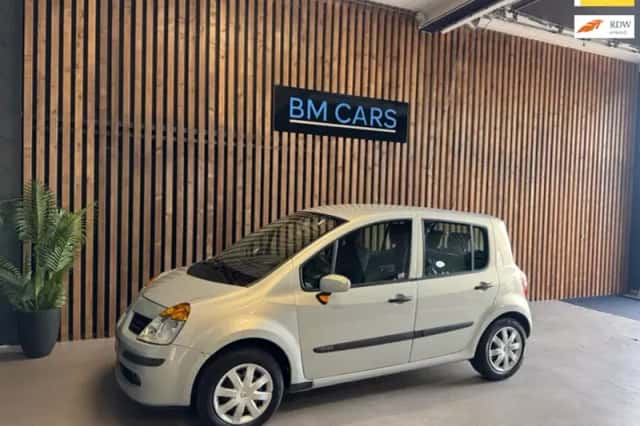Renault Modus (2006) thumbnail 1
