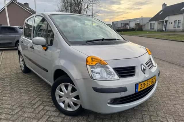 Renault Modus (2006) thumbnail 2