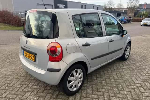 Renault Modus (2006) thumbnail 5